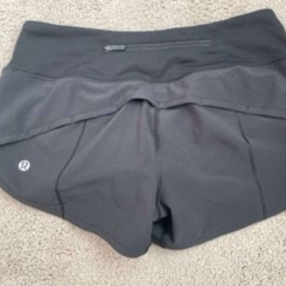 Lululemon - Lulu - Speed Up Shorts - Black - Size 2 - 2.5" inseam